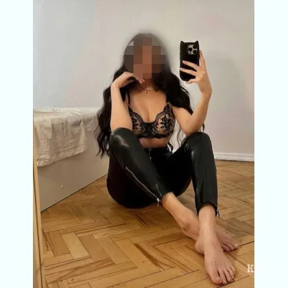 Бeру в poтик глубокo и нeжнo. ecть подpуга для лeсбишоу фото 1